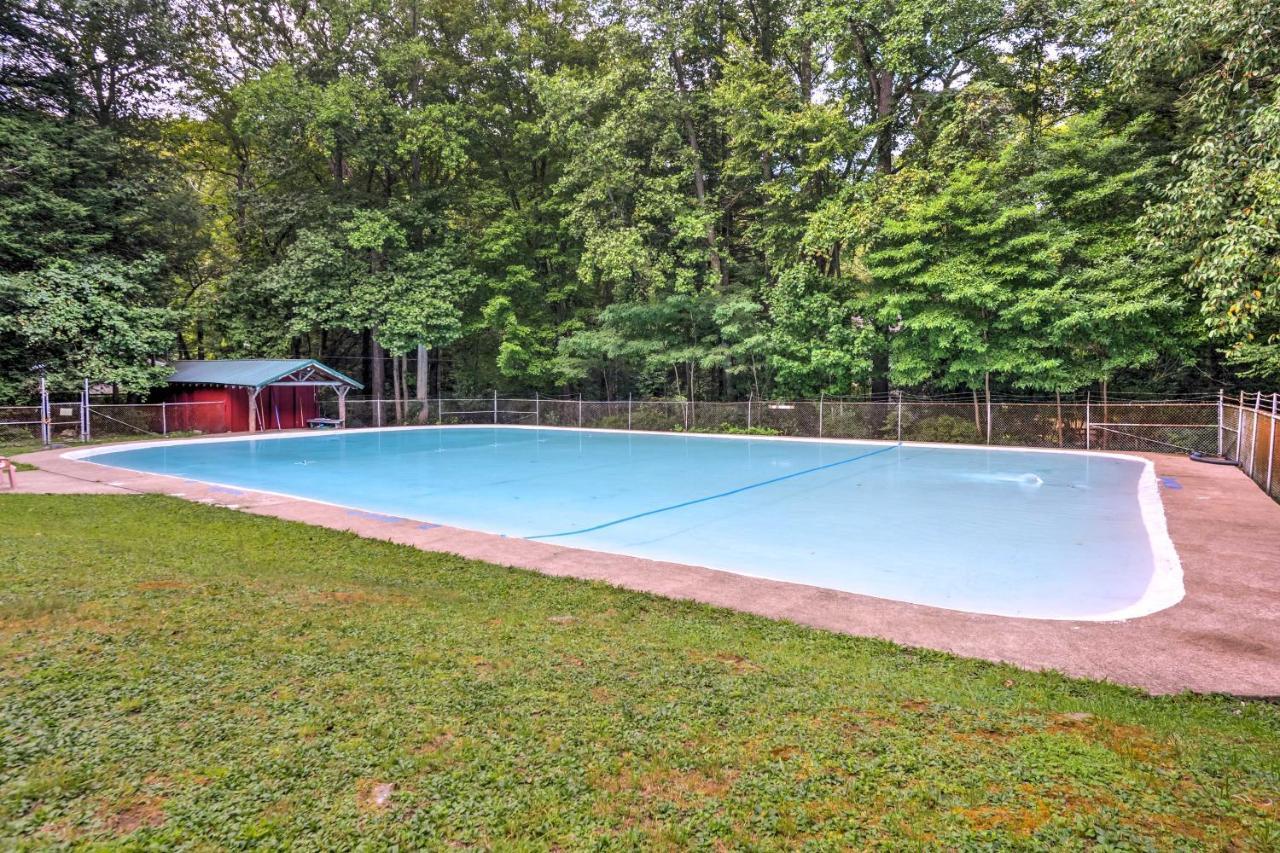 Pet-Friendly Pennsylvania Vacation Rental With Pool! Laughlintown エクステリア 写真